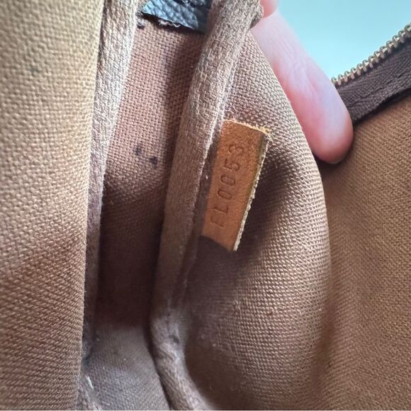 ✅AUTHENTIC✅LOUIS VUITTON POCHETTE ACCESSORIES CROSSBODY BAG - Picture 9 of 13